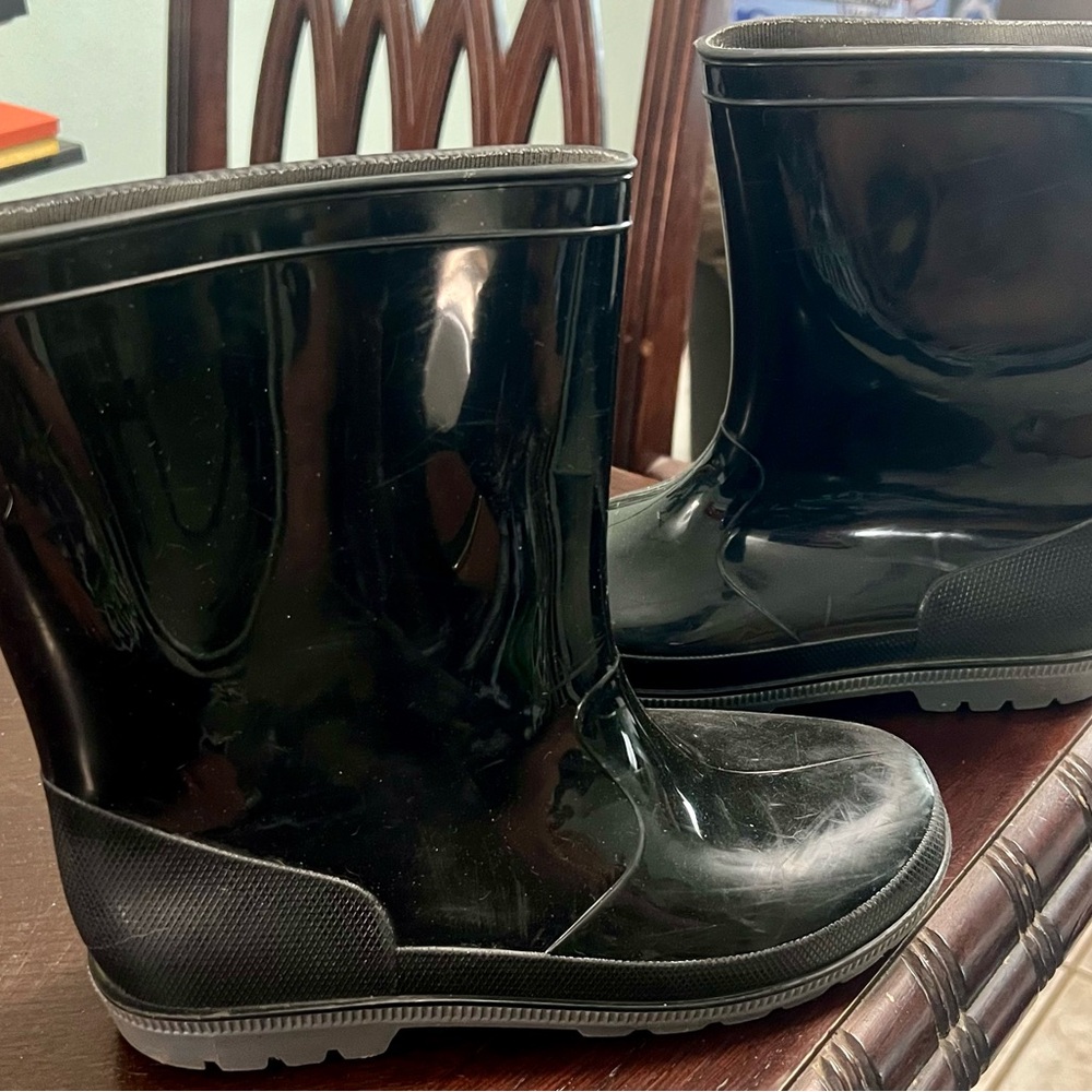 Black Rain Boots size 5Y